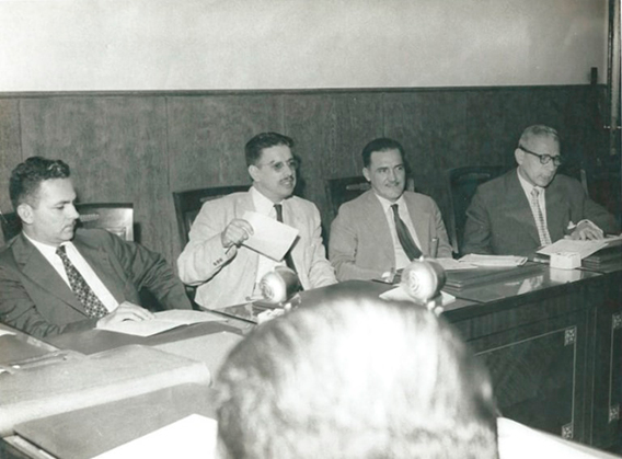 Em 1954, o Deputado Federal, Luiz Carlos Pereira Tourinho participou das Comissões de Economia, Educação e Segurança Nacional.